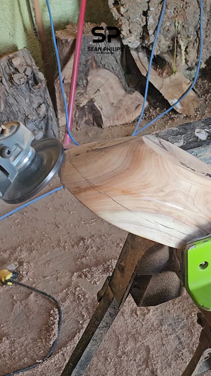 Carving Willow - Steinbach - 10"