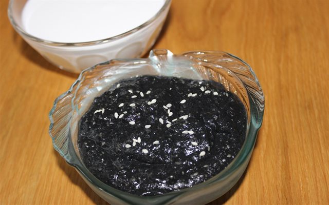 Chè Mè Đen Nước Cốt Dừa