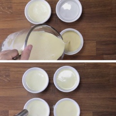 Trộn hỗn hợp heavy cream và hỗn hợp trứng gà lại với nhau, khuấy đều. Sau đó lược hỗn hợp qua rây cho thật mịn. Rót vào khuôn rồi bọc giấy bạc lại, chuẩn bị lò hấp, xếp các khuôn vào rồi hấp trong 12-15 phút (kể từ lúc nước sôi). Bánh Creme Brulee hấp xong thì xếp ra rây để nguội.