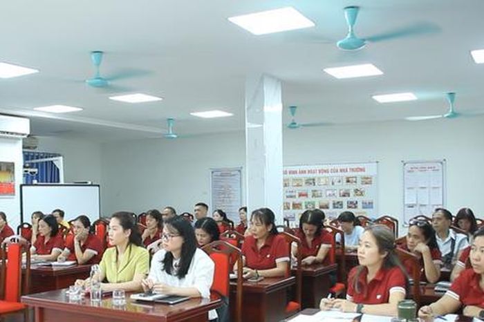 Phường Phú Thượng quán triệt Nghị quyết 02 của Bộ Chính trị tại các cơ sở giáo dục - Báo Hà Nội Mới