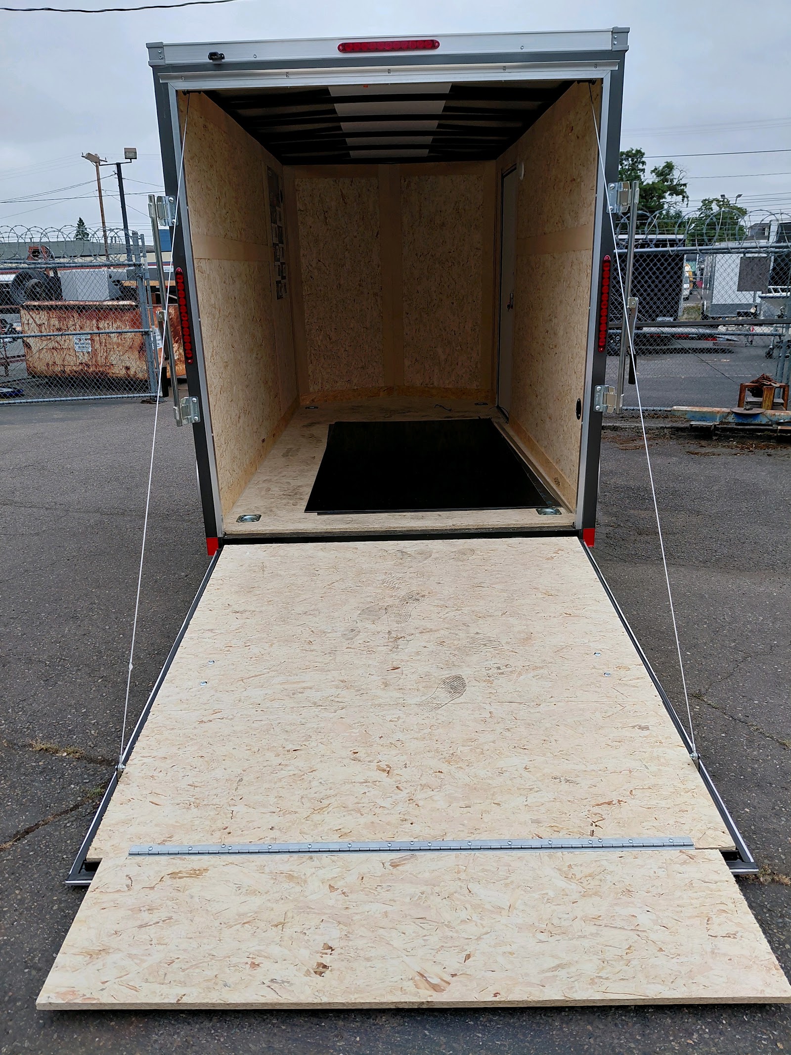Passport Deluxe Enclosed Cargo