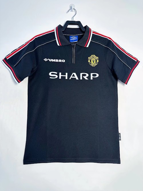 Equipación negra del Manchester United 1998-99.jpeg
