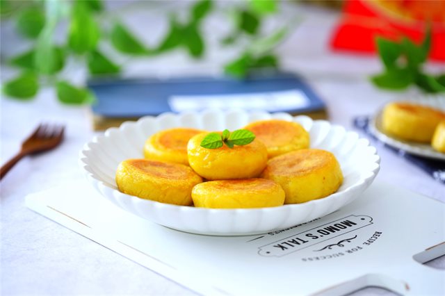 Bánh Nếp Khoai Lang Nhân Mè Đường Nâu