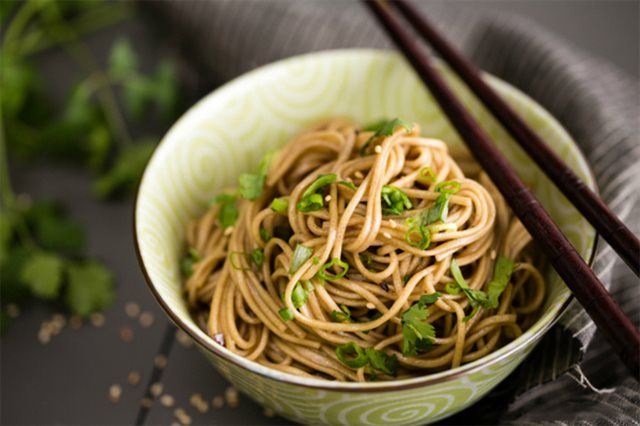 Mì Soba Trộn Tương Mật Ong Mè