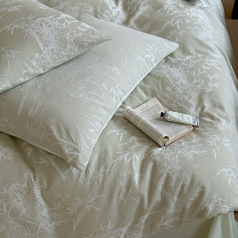 Cotton bedding set with jacquard weave structure