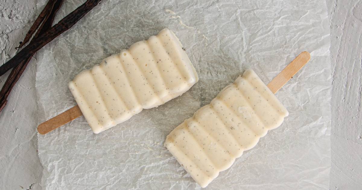 Skinny Vanilla Bean Cheesecake Popsicles