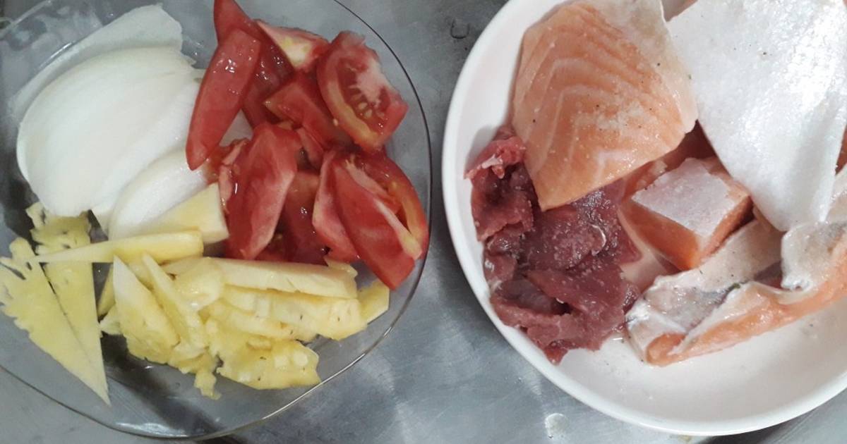 Bún thịt bò cá hồi