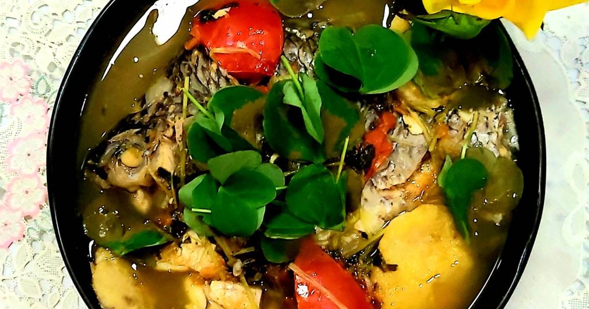 Canh cá nấu chua me đất
