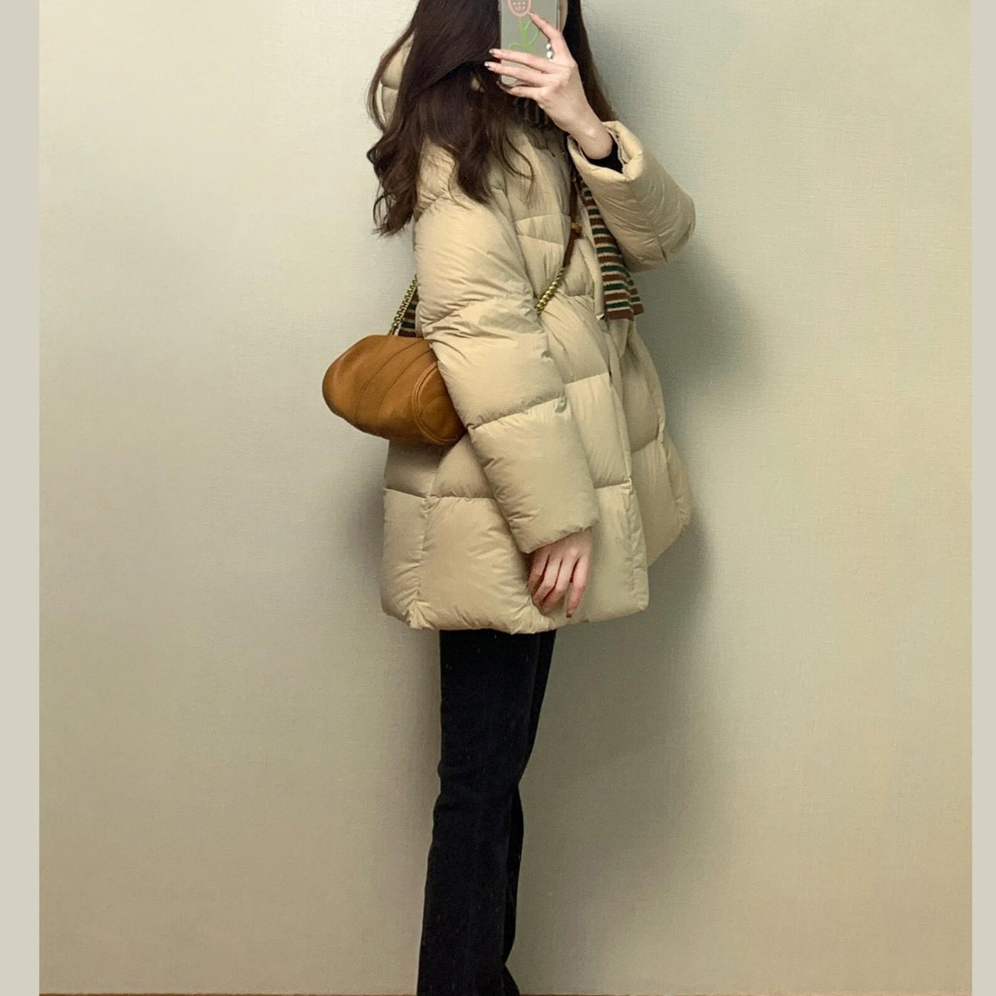 Mid-length women's puffer jacket in Korean style