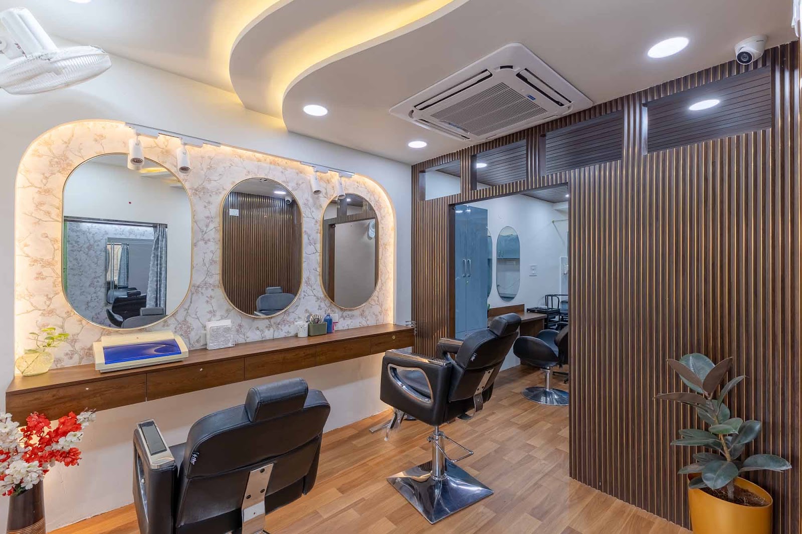 Ladies Saloon