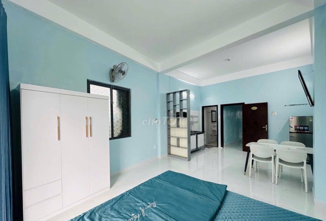 Hôm nay trống lại phòng 202  2