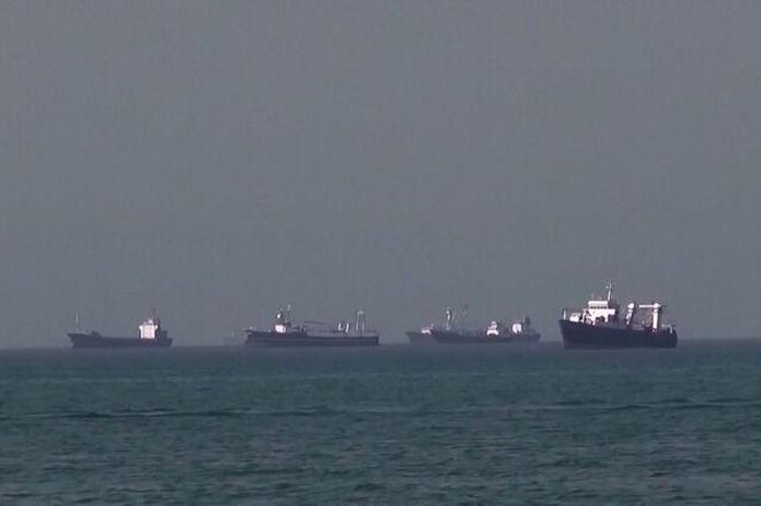 Mỹ đánh chìm tàu Iran tại eo biển Hormuz - Báo An Giang
