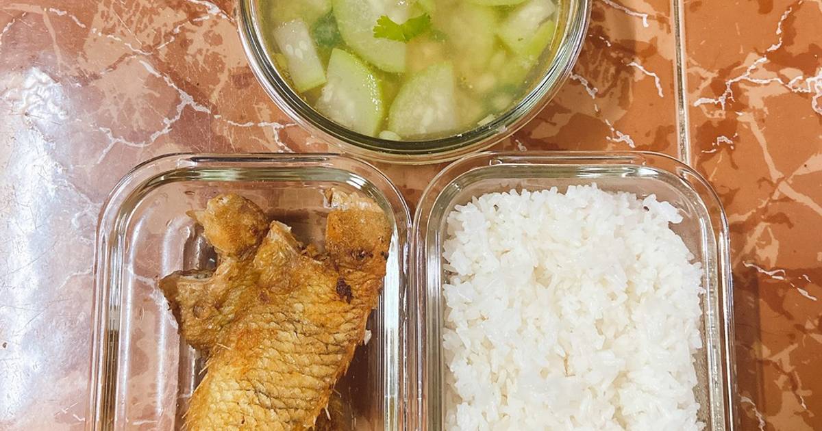 Cơm ngon nhà Huý 🏡: Cá mó chiên - Canh bầu nấu tôm