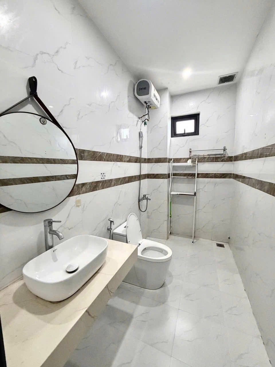 Cho thuê căn hộ Full nội thất - có ban công 2