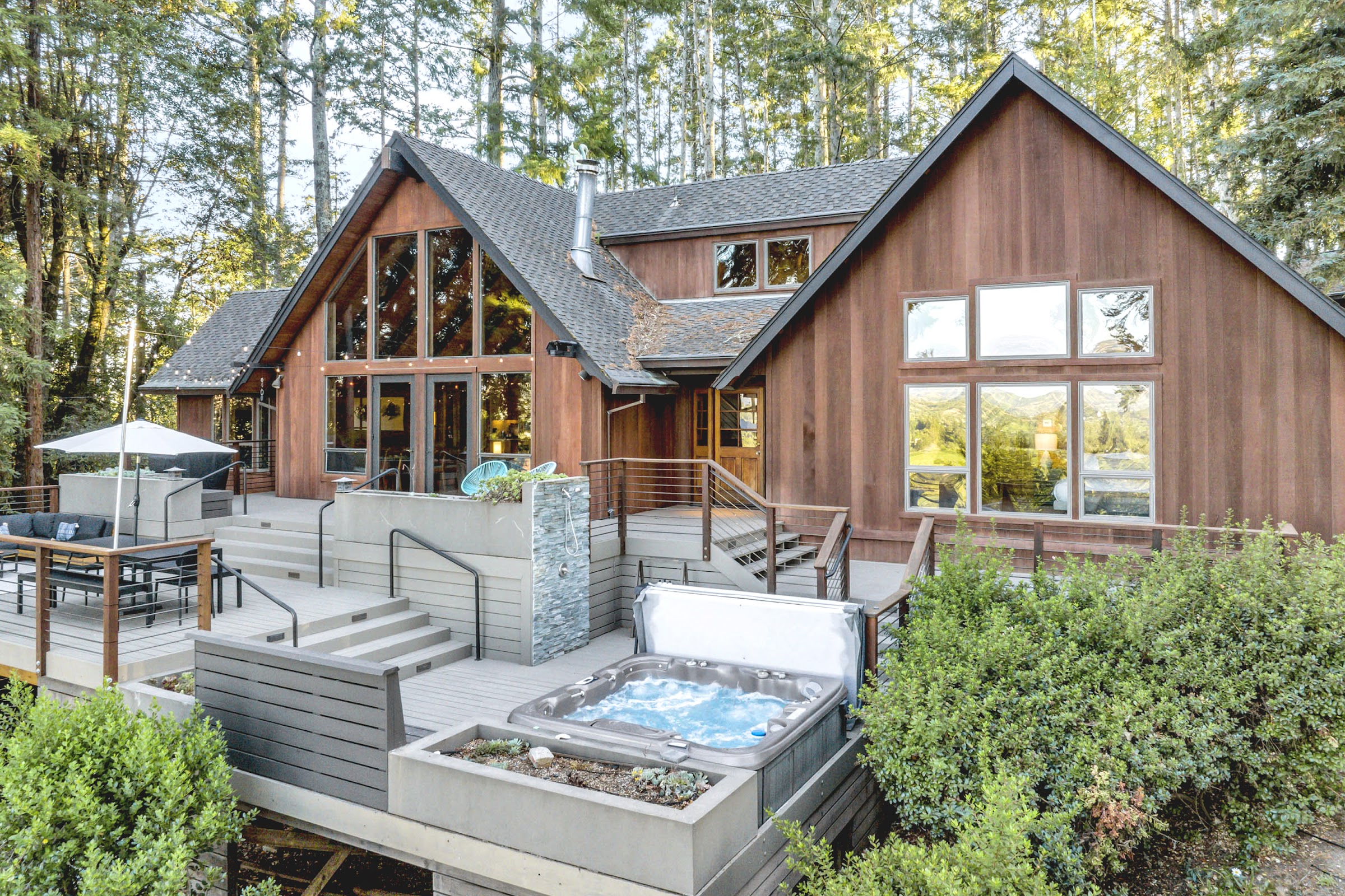 Casa de Lucca aerial hot tub deck