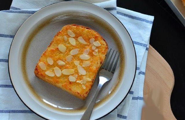 Bánh Mì Nướng Phô Mai Hạnh Nhân