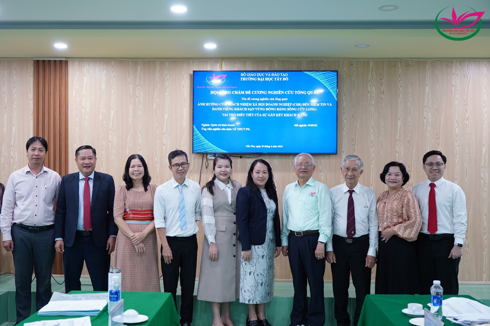 Hội đồng chấm đề cương nghiên cứu tổng quát cho các nghiên cứu sinh khóa 5 đang theo học chương trình đào tạo trình độ Tiến sĩ tại trường Đại học Tây Đô