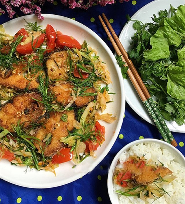 Cá Chiên Xào Dưa Bắp Cải Chua