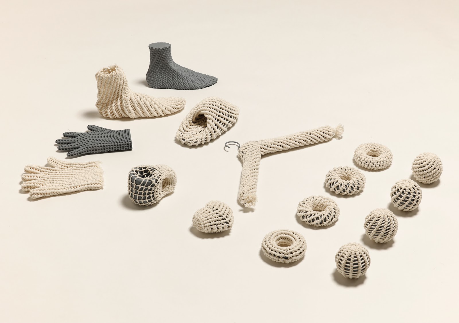 マクラメ編みの体系化と立体編み図のシステム考案