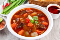 Bò kho là món ăn được nhiều người Việt Nam ưa chuộng bởi sự đậm đà, dễ ăn, nấu trong bếp thôi mà mùi bò kho đã thơm nức tận ngoài cổng. Hãy bỏ túi ngay cách làm bò kho đơn giản tại nhà này nhé! Chỉ cần kết hợp thêm cơm trắng, bánh mì nữa thôi là có bữa sáng đủ chất cho cả nhà rồi. Chắc chắn ai ai cũng ngợi khen tài nấu nướng của bạn cho xem.
