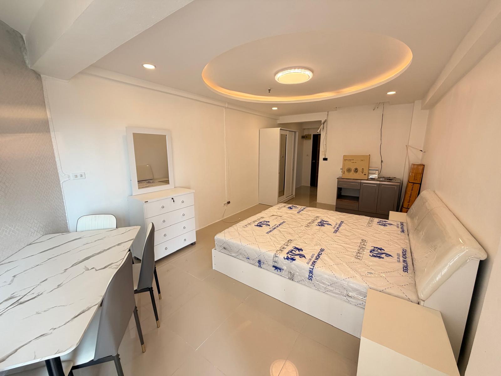 Laguna Beach 2 B - Studio, Floor 2 10