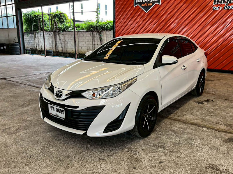 TOYOTA YARIS ATIV