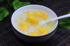 Cháo khoai lang dinh dưỡng rất tốt cho sức khỏe, thích hợp cho người suy nhược hay người bệnh mới khỏi. Thích hợp cho các bé dùng trong giai đoạn tăng trưởng cơ thể. Ngoài ra, món cháo còn có thể dùng cho người ăn chay nữa nhé!