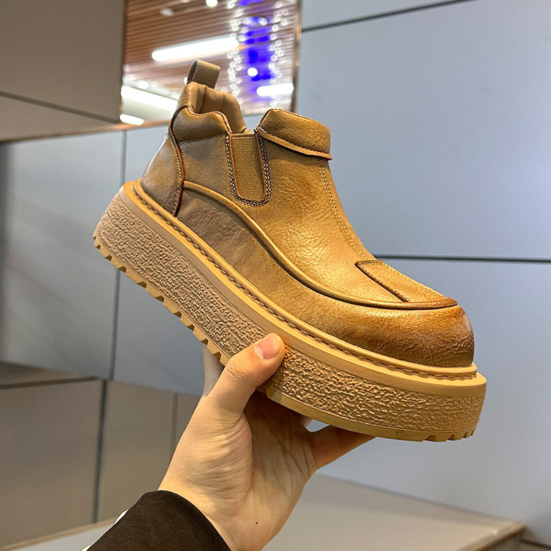 Men’s Chelsea boots with platform and lining