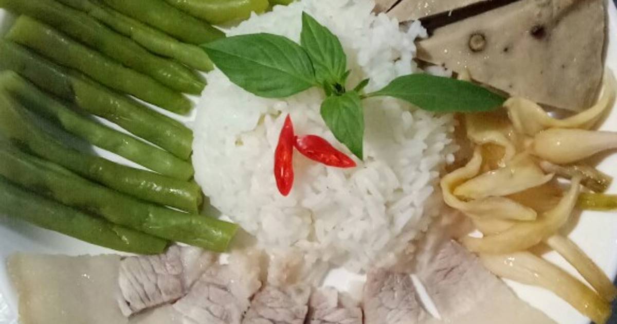 Cơm trưa