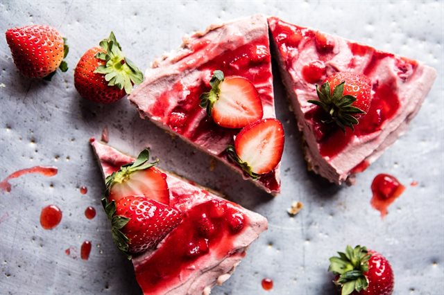 Bánh Cheesecake Dâu Tây Chay