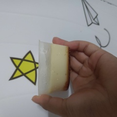 Sau 30p thì mình được hộp bánh flan như hình nè.