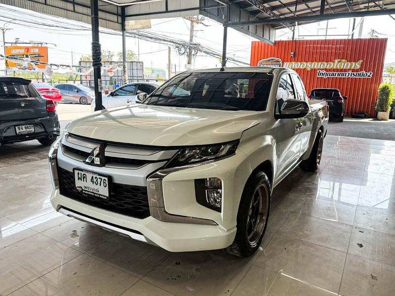 MITSUBISHI TRITON