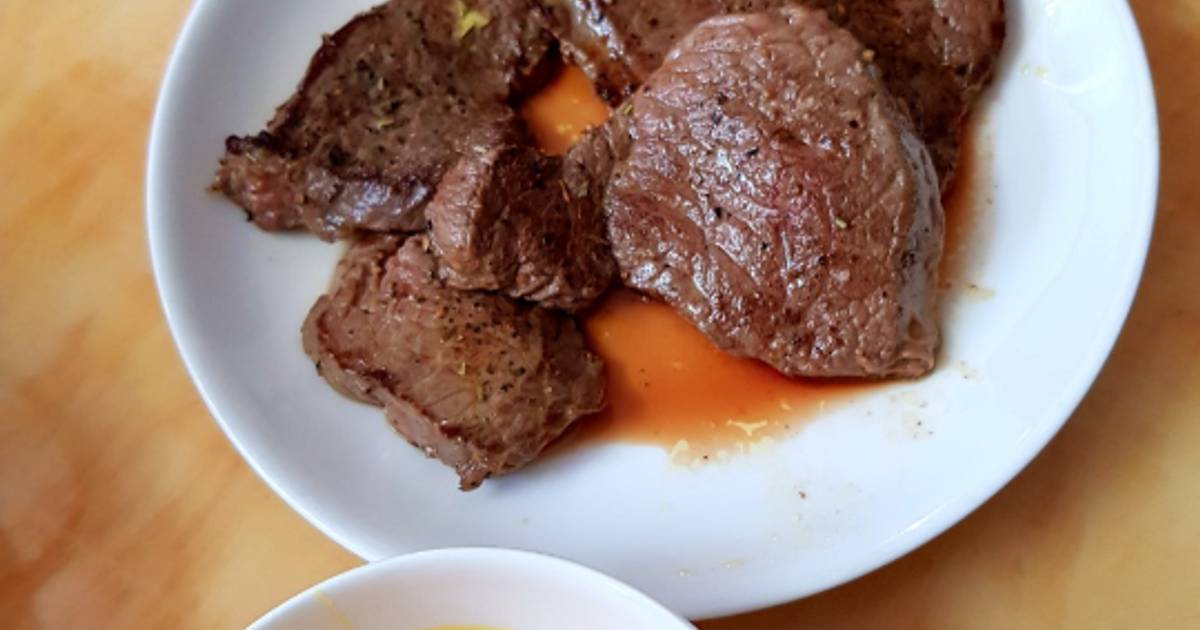 Bò áp chảo sốt chanh dây