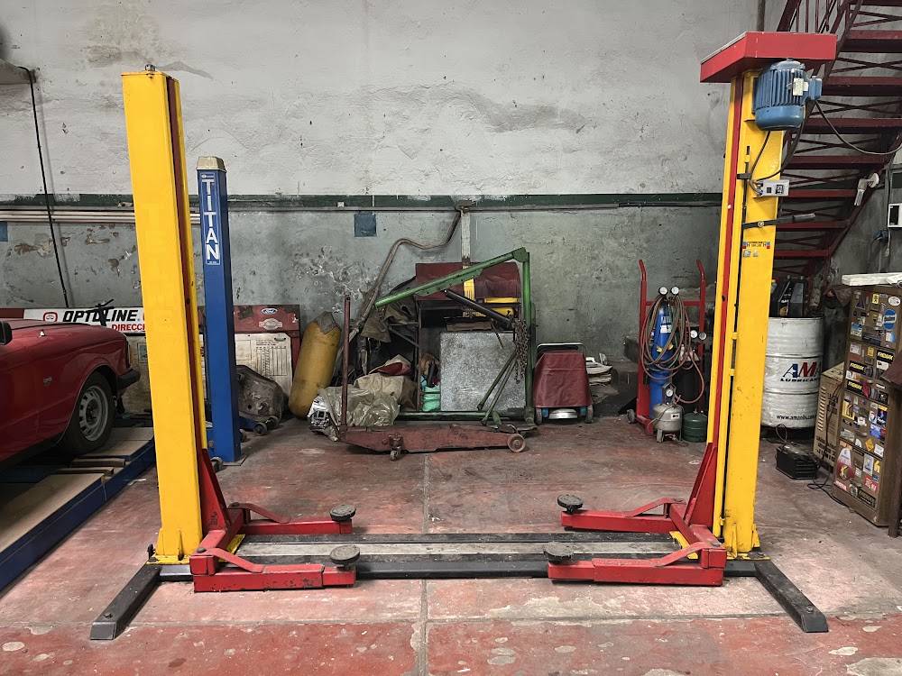 Elevador de 2 columnas 2.500 kg trifásico