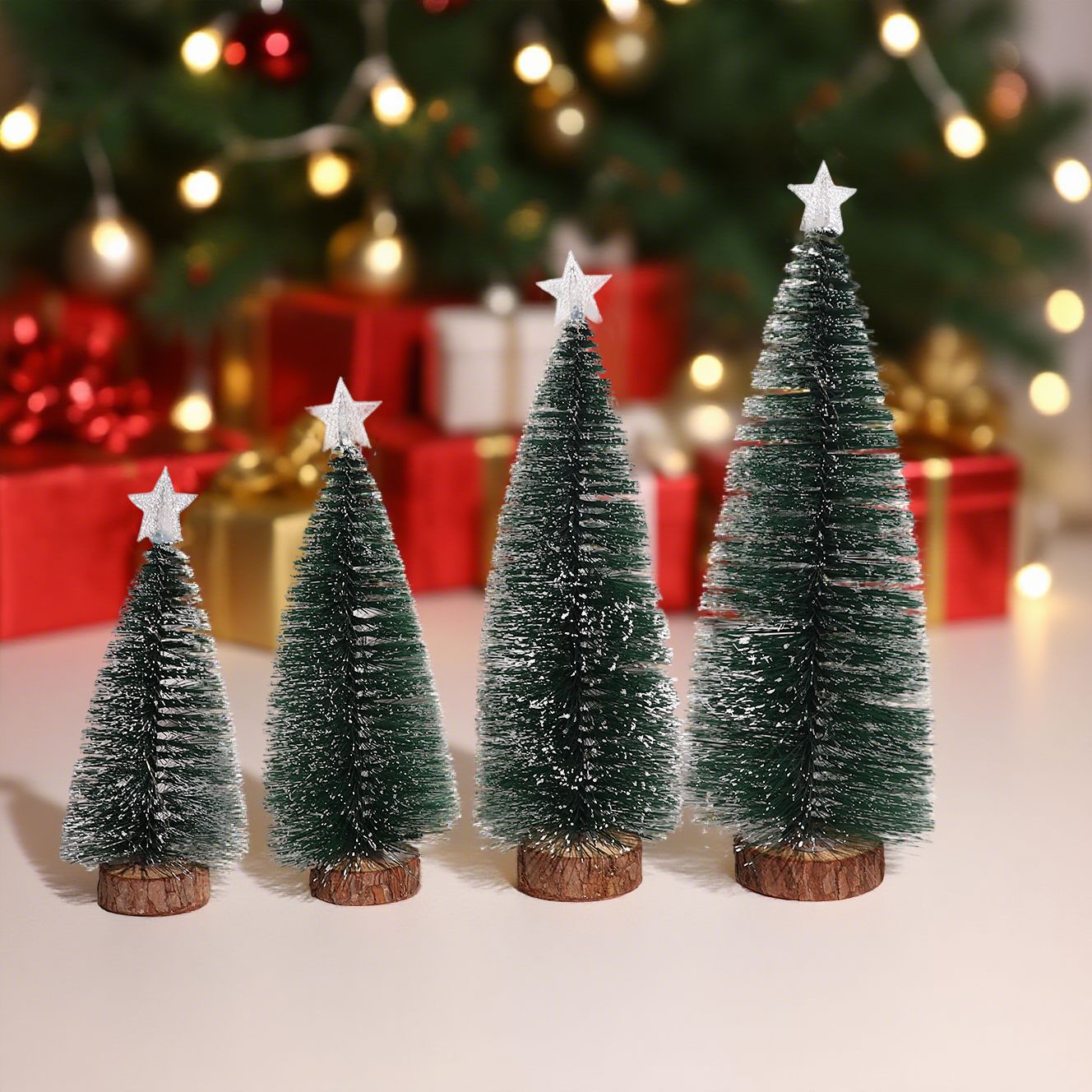 Mini-Weihnachtsbaum mit Beleuchtung und Kunstschnee