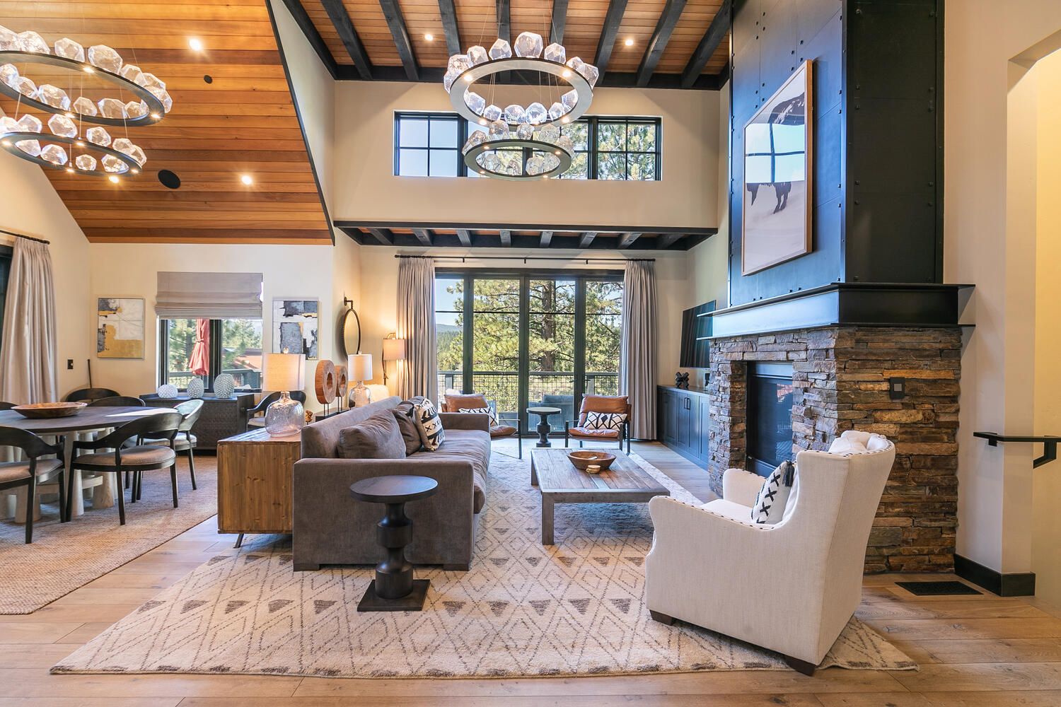 Truckee, California, USA — 5-Bed Villa 2