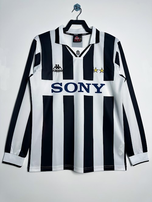 Camiseta de local de la Juventus 1995-97 de manga larga.jpeg
