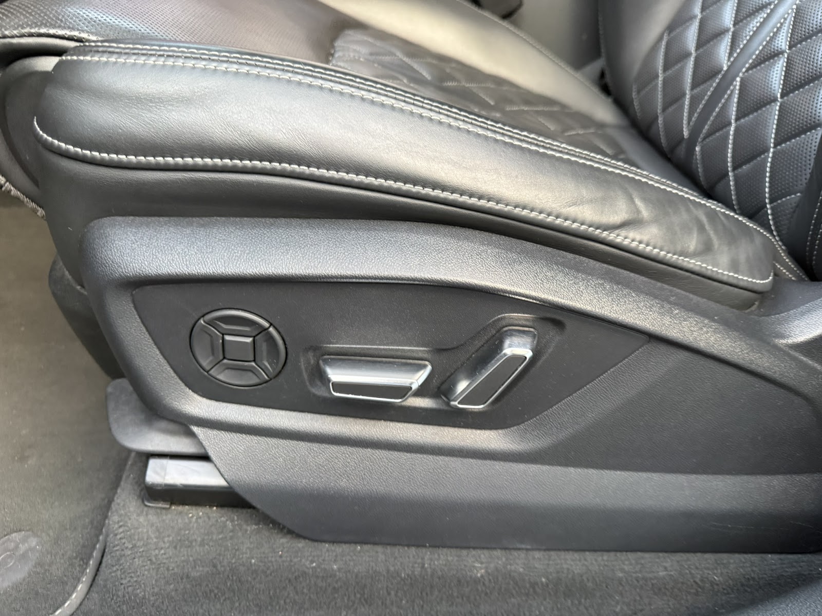 Audi SQ8 4.0 V8 TDI * HeadUp * B&O * Pano * 22″ – Bild 19