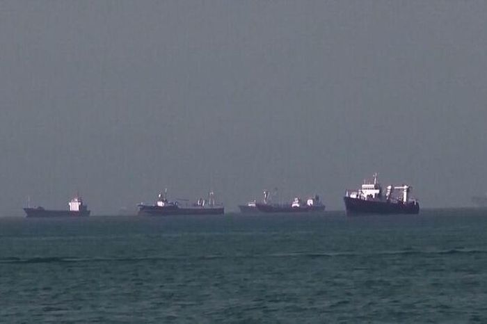Hơn 30 tàu hàng lưu thông qua eo biển Hormuz - Báo An Giang