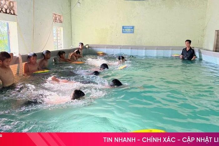Những lớp dạy bơi '0 đồng' cho trẻ em nghèo - Báo Hà Tĩnh