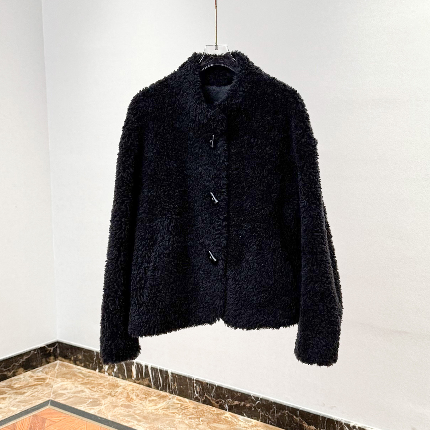 Damen-Lammfellimitat-Jacke mit Stehkragen