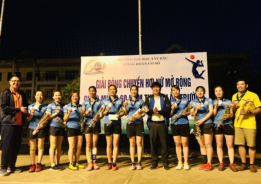 Sôi nổi Giải bóng chuyền hơi nữ mở rộng chào mừng kỷ niệm 60 năm  ngày thành lập Trường Đại học Tây Bắc (1960-2020)