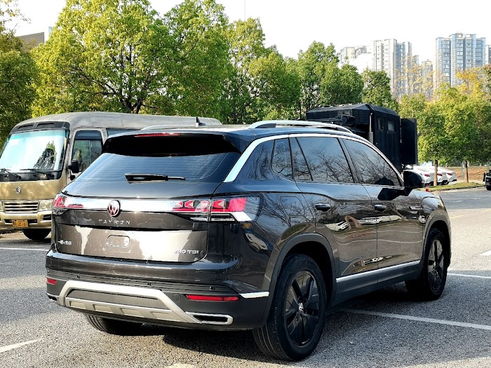 VOLKSWAGEN TAYRON