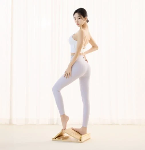 종아리 스트레칭 보드 사용 장면