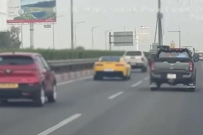 Tăng cường sử dụng ô tô hóa trang để phạt nguội trên cao tốc - Báo Nhân Dân