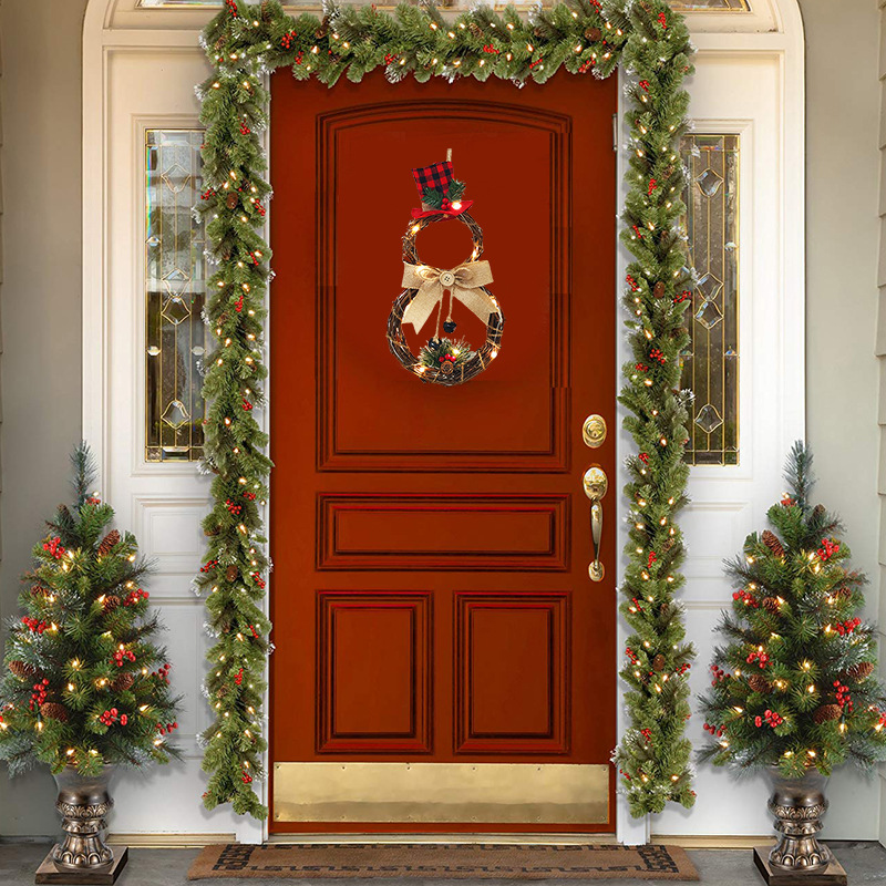 Dekorativer Weihnachtskranz aus Holz, Wand- und Türschmuck