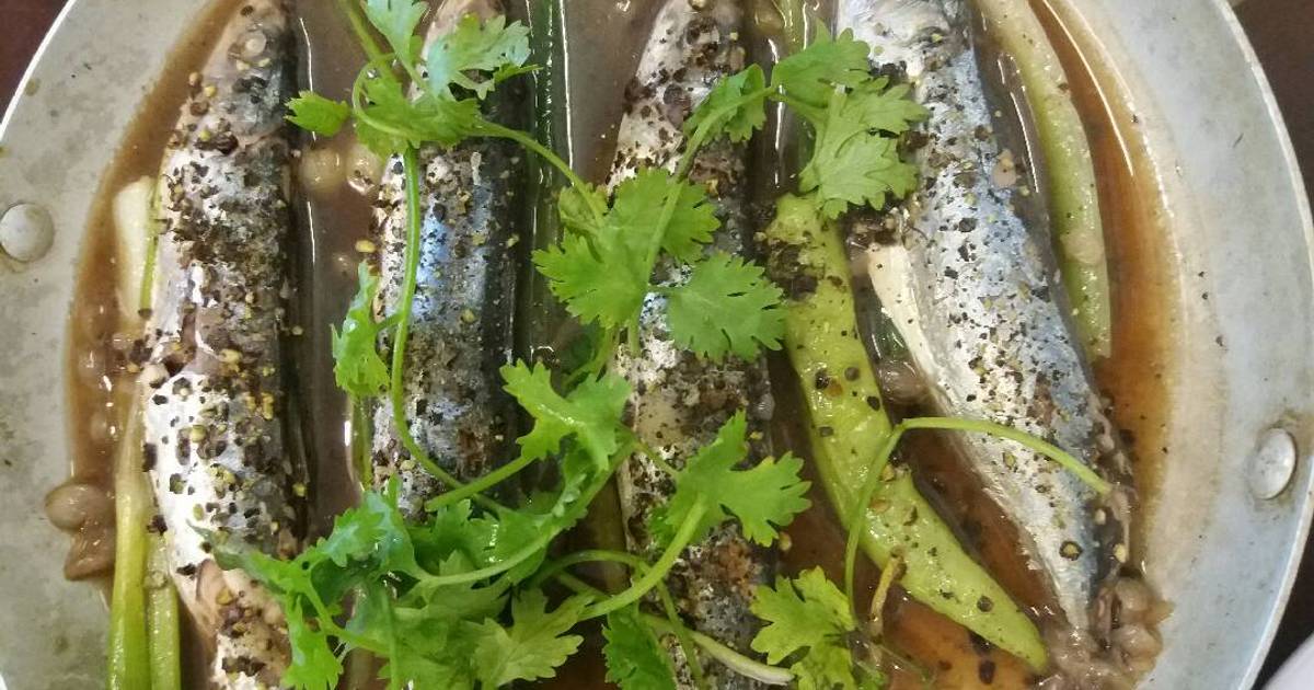 Cá nục hấp cuốn bánh tráng