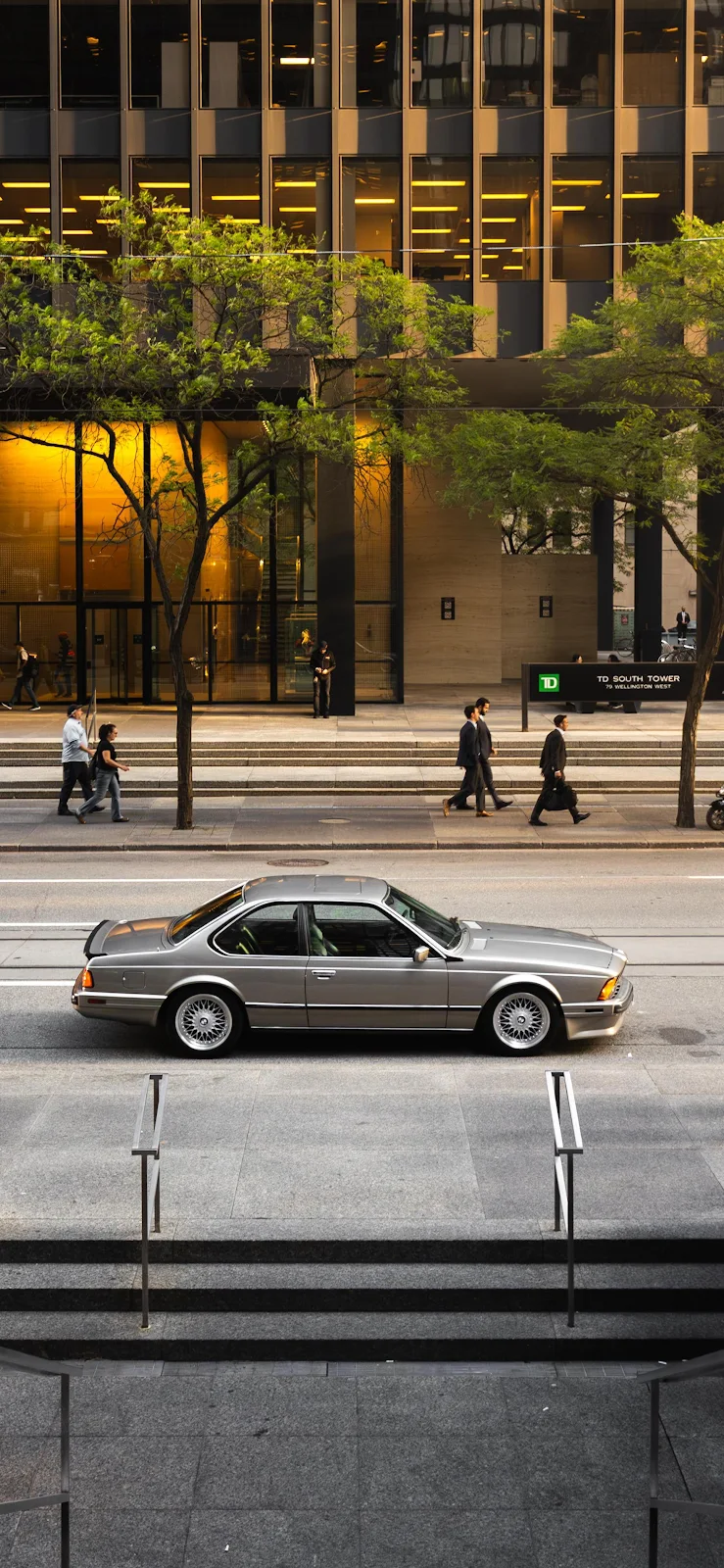Classic BMW Coupe In Downtown - Street Photography 2K iPhone Wallpaper (1926x4172)