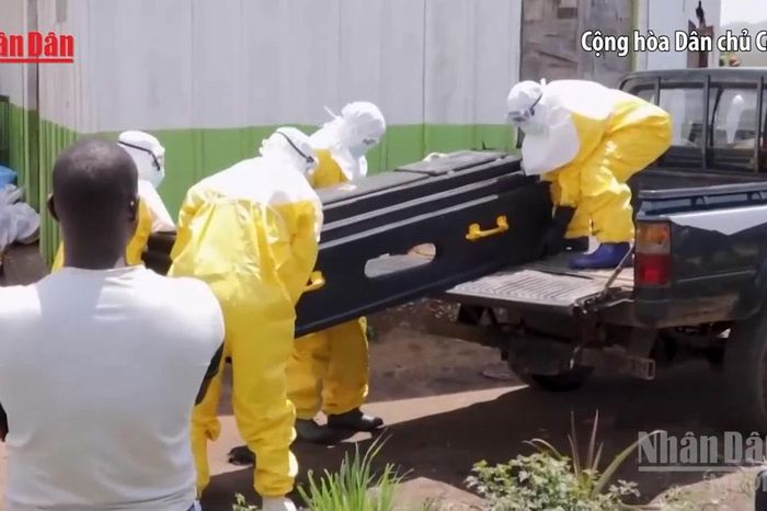 [Video] Dịch Ebola: Uganda xác nhận 3 ca mới, Mỹ siết chặt nhập cảnh - Báo Nhân Dân