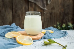 Bơ đang vào mùa chín nên bạn có thể thỏa thích lựa chọn những trái bơ thơm ngon để làm món sinh tố bơ. Bạn có thể kết hợp bơ với nhiều loại trái cây khác nhau nhưng bạn đã bao giờ thử kết hợp bơ với trái lê chưa? Cách kết hợp này sẽ là một thử nghiệm thú vị đấy.